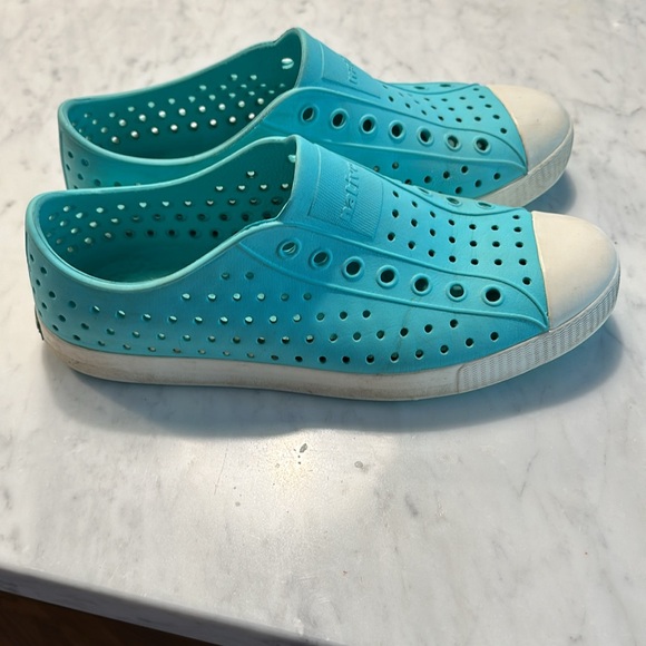 Native Shoes - Picture 6 of 7